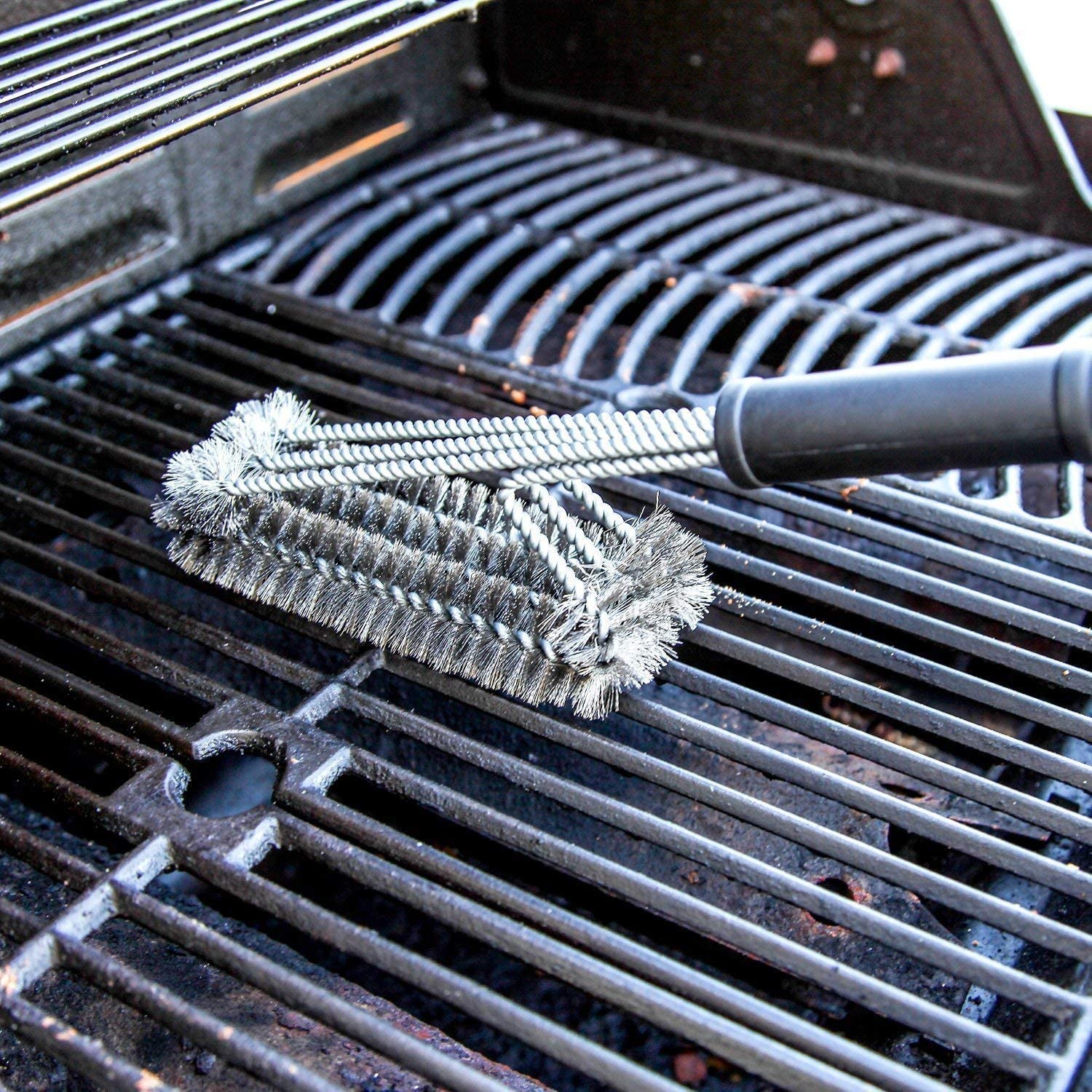 Cleaning up the grill grates